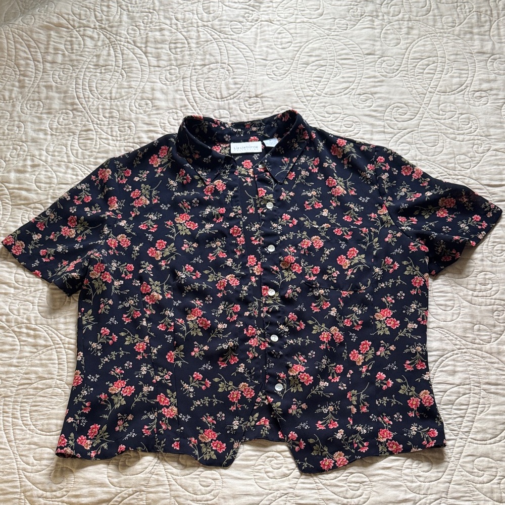 Liz Claiborne Collection Floral Blouse in Navy. Size Large.